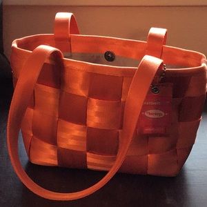 Harvey’s Seat Belt Handbag